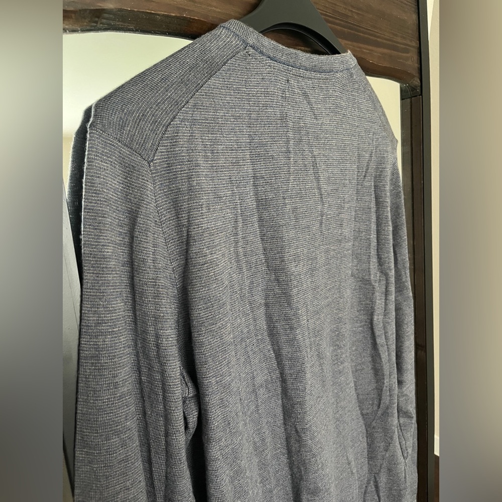 Joseph Abboud Blue Gray Merino Wool V-Neck Sweater Classic Knit - Picture 5 of 5